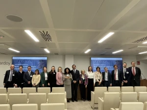 Inês Oom de Sacadura representa a pbbr em encontro internacional organizado pela Sagardoy 